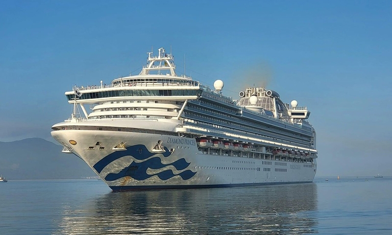 Siêu du thuyền Diamond Princess đưa du khách tham quan Cố đô Huế