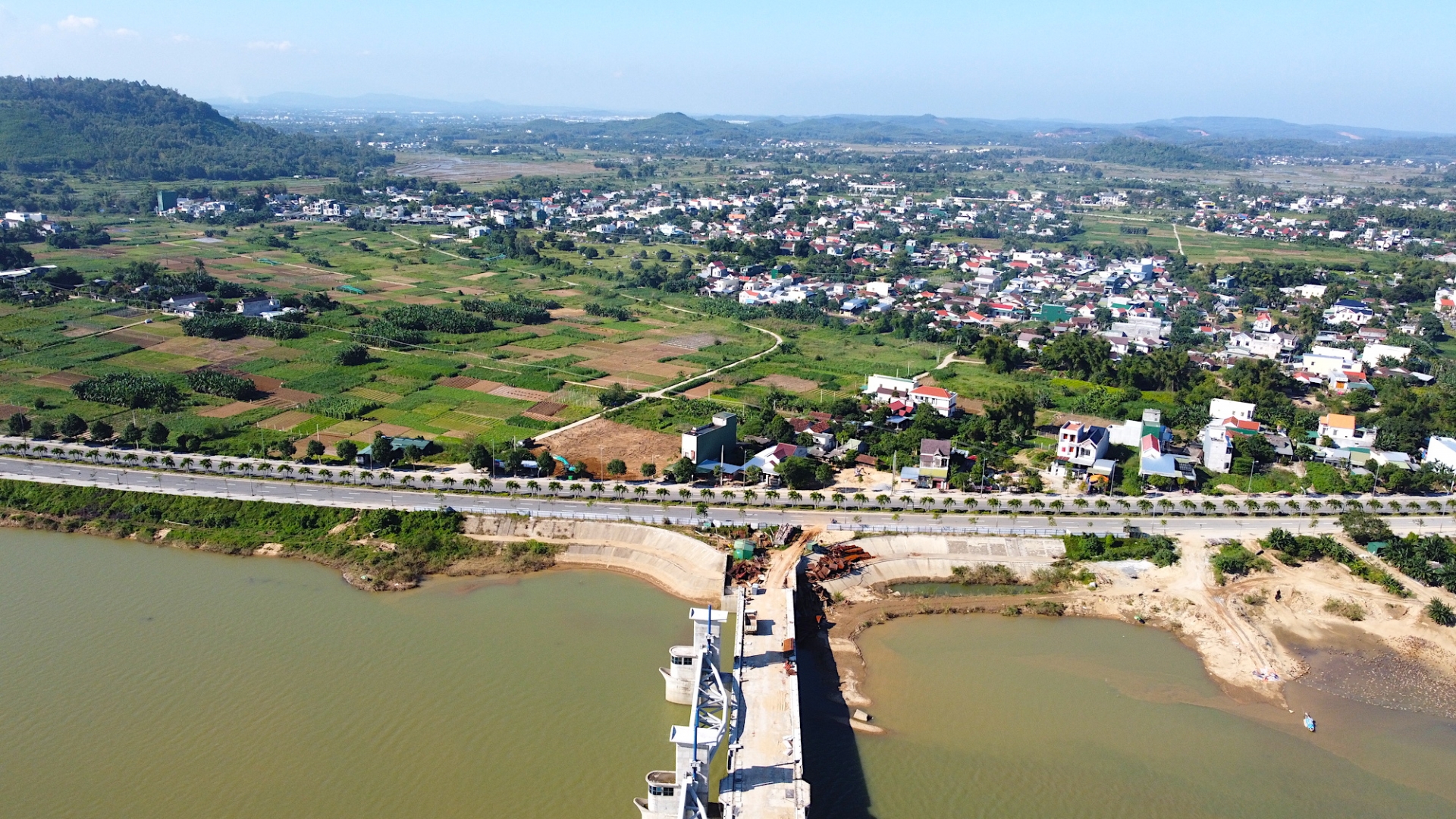 Quảng Ngãi hoàn tất công tác lựa chọn nhà thầu Dự án đường Hoàng Sa - Dốc Sỏi