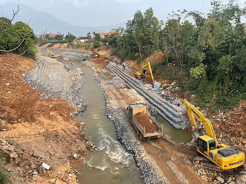 Phú Thọ: Chi hơn 56 tỷ đồng để xử lý khẩn cấp sạt lở đê trên địa bàn tỉnh