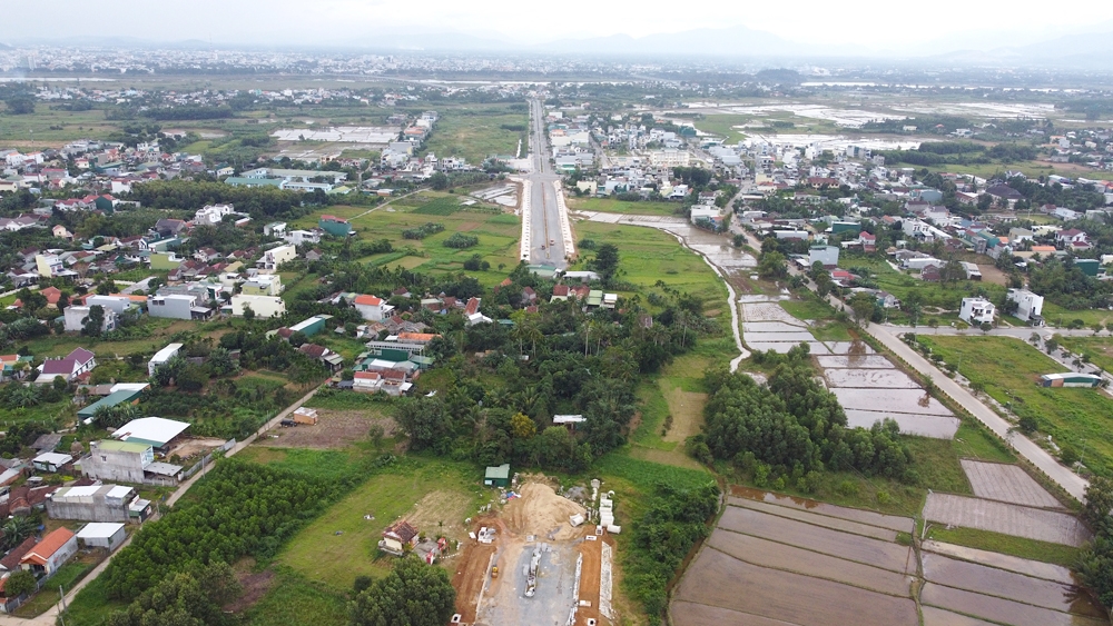 “Canh” thời tiết để thi công đường 700 tỷ ở Quảng Ngãi