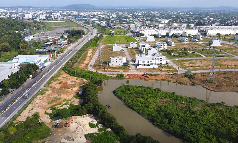 Yêu cầu tạm dừng thi công nạo vét sông Bàu Giang, khu vực giáp ranh thành phố Quảng Ngãi