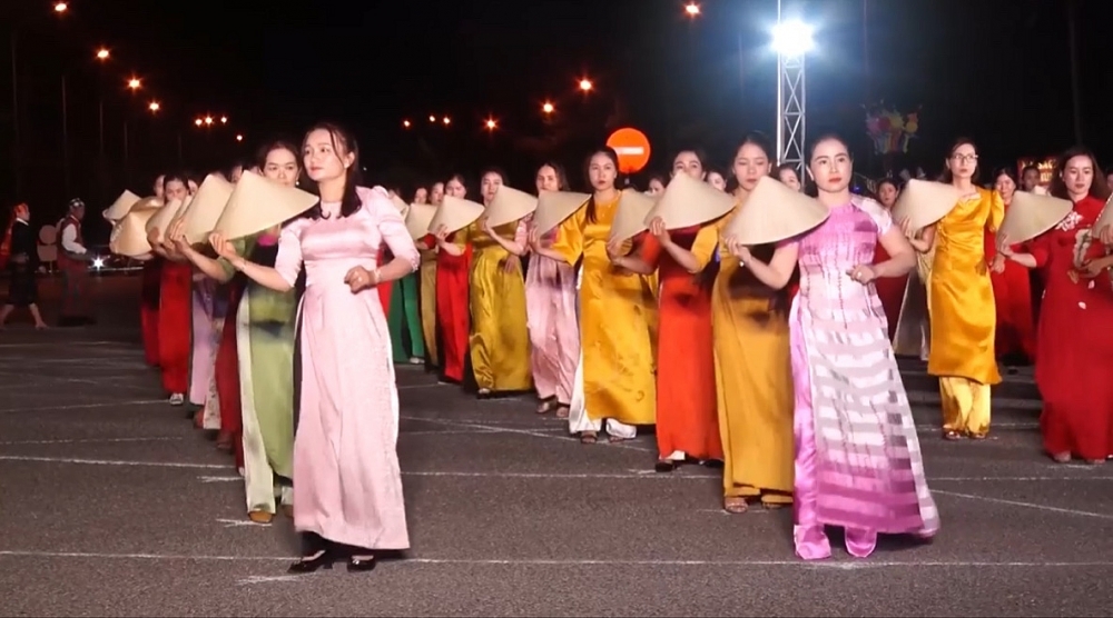 Quảng Trị: Tuyến phố đêm Lao Bảo để lại dấu ấn đẹp ở vùng biên