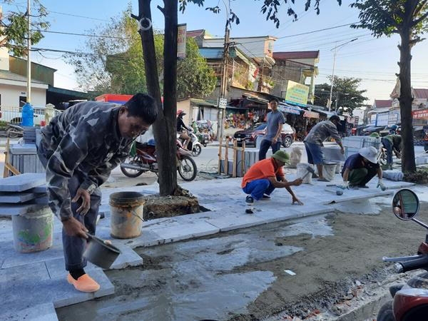 Hương Sơn (Hà Tĩnh): Sôi nổi khí thế xây dựng nông thôn mới, đô thị văn minh những ngày cuối năm