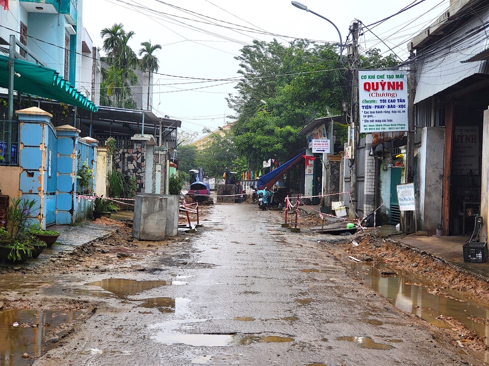 Thành phố Quảng Ngãi: Đình chỉ thi công nếu phát hiện làm đường không đạt chất lượng