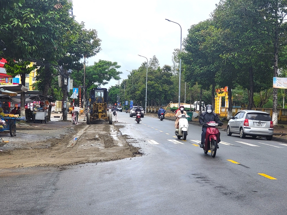 Thành phố Quảng Ngãi: Đình chỉ thi công nếu phát hiện làm đường không đạt chất lượng