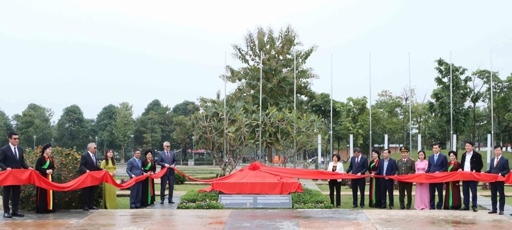 Bắc Ninh: Tiếp nhận mô hình thu nhỏ ngôi đền Borobudur nổi tiếng Indonesia