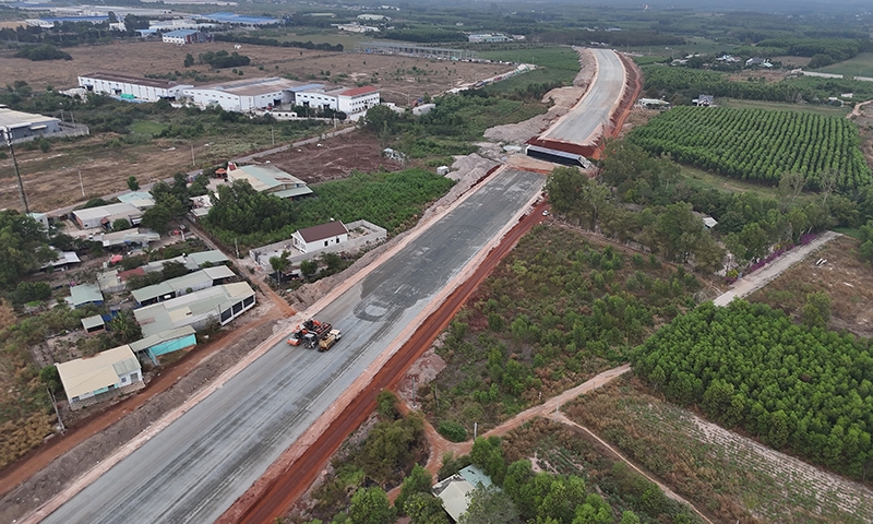 Cận cảnh tuyến cao tốc Biên Hòa - Vũng Tàu sau hơn nửa năm thi công