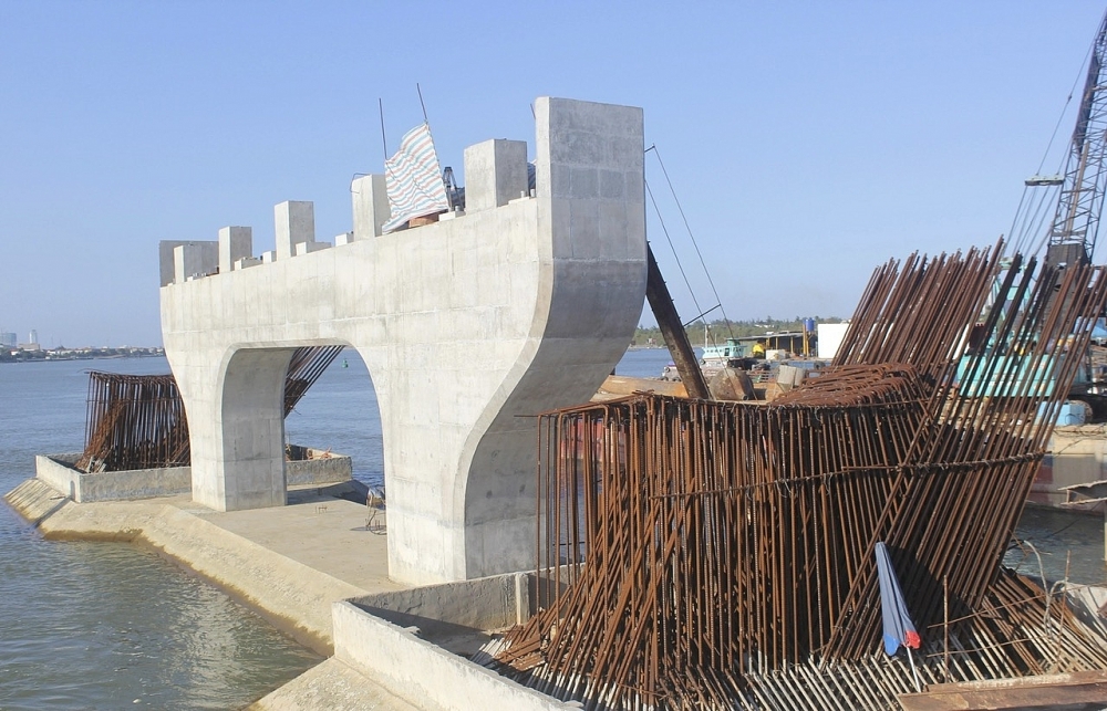 Quảng Bình: Cầu 1.300 tỷ đồng qua sông Nhật Lệ sau 1 năm khởi công vượt tiến độ đề ra