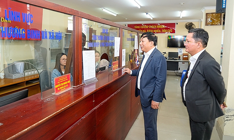 Lãnh đạo thành phố Hải Phòng kiểm tra đột xuất việc chấp hành kỷ cương công vụ ngày làm việc đầu năm