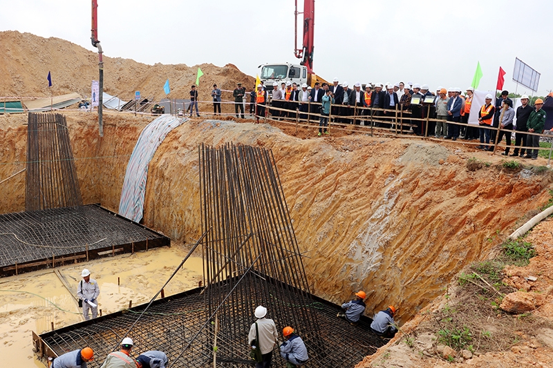 Thúc đẩy các dự án đường bộ cao tốc, đường điện cao thế về đích đúng kế hoạch