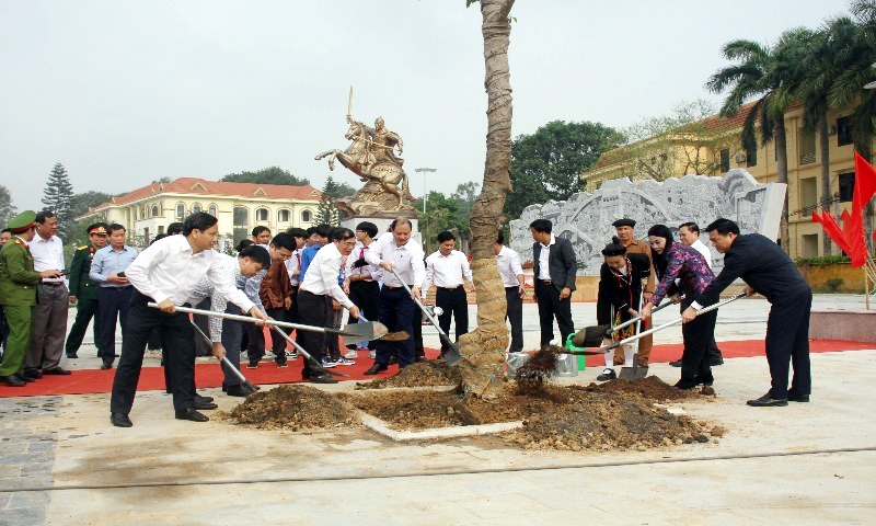 Lập Thạch (Vĩnh Phúc): Phát động Tết trồng cây Xuân Giáp Thìn 2024