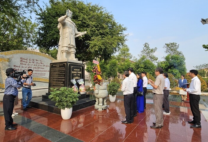 Tình người Bình Định trên vùng đất phía Nam