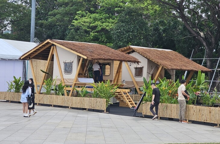 Mẫu nhà gỗ thu hút du khách tại Hội chợ Quốc tế hàng phong cách ngoài trời Q-FAIR 2024
