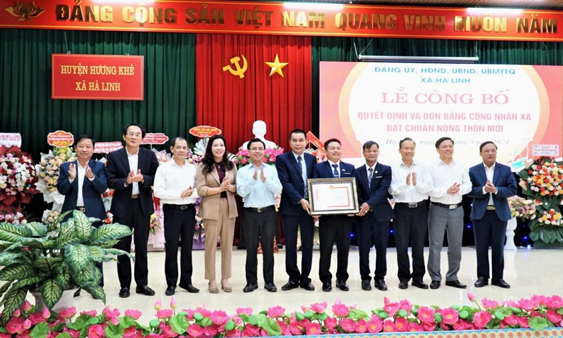 Hà Tĩnh: Xã Hà Linh đón bằng công nhận xã đạt chuẩn nông thôn mới