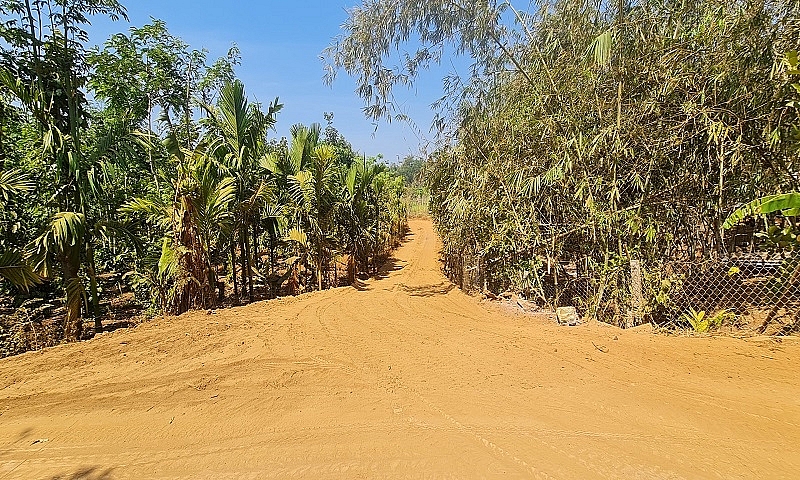 Vụ việc “Bám đuôi dàn xe chở đất cao tốc đi san lấp mặt bằng cho dân” tại Đắk Lắk: Nhà thầu thỏa thuận đổ 132.000m3 đất