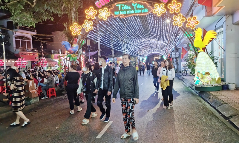 Phố đi bộ Tiên Yên thêm tỏa sáng nét văn hóa đô thị