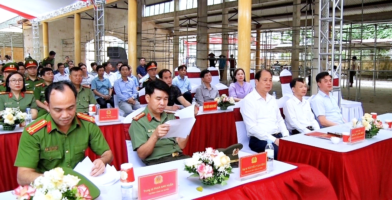 Lập Thạch (Vĩnh Phúc): Thực tập thành công phương án chữa cháy, cứu nạn, cứu hộ huy động nhiều lực lượng tham gia tại chợ Ri