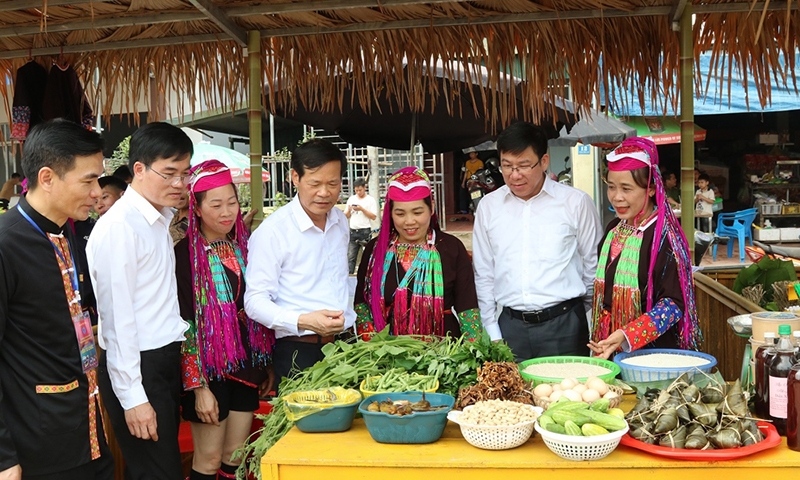 Tiên Yên (Quảng Ninh): Chợ Phiên Hà Lâu nét văn hóa người Dao
