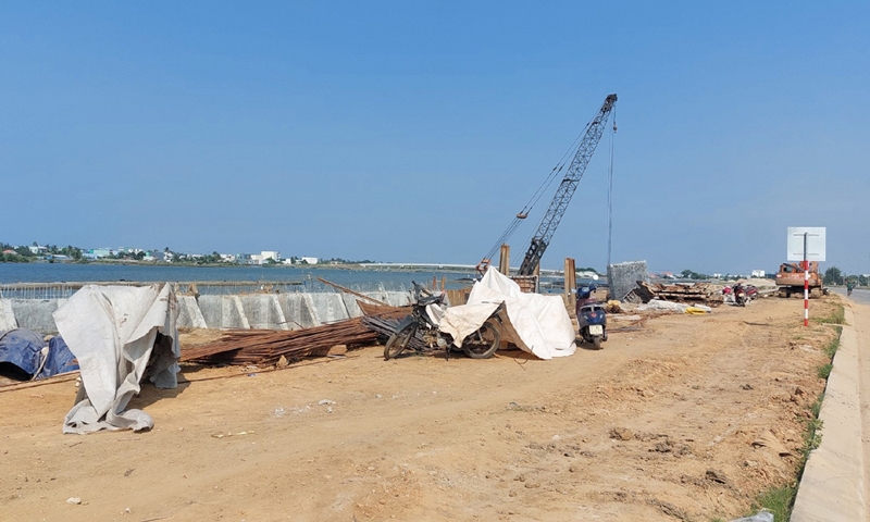 Quảng Nam: Yêu cầu Công ty Cổ phần 873 đẩy nhanh tiến độ hạng mục kè sông Bến Ván và kè Tam Hải