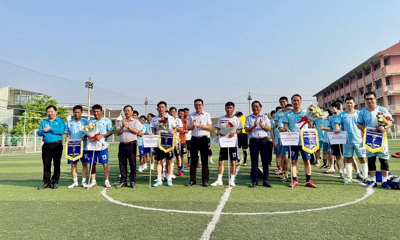 Quảng Trị: Giải bóng đá nam ngành Xây dựng năm 2024