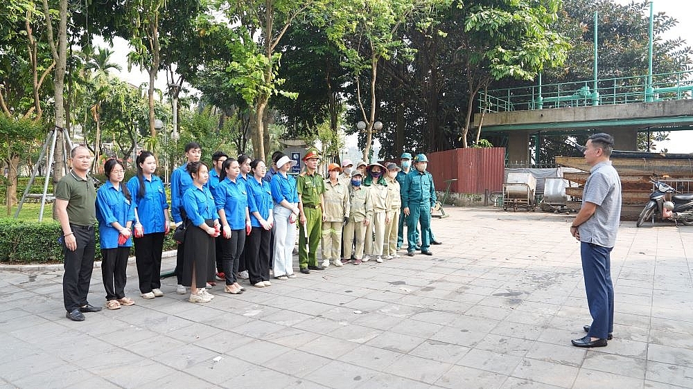 Tây Hồ (Hà Nội): Tổng vệ sinh môi trường với phương châm “đường sạch, cây xanh, Hồ Tây không rác”