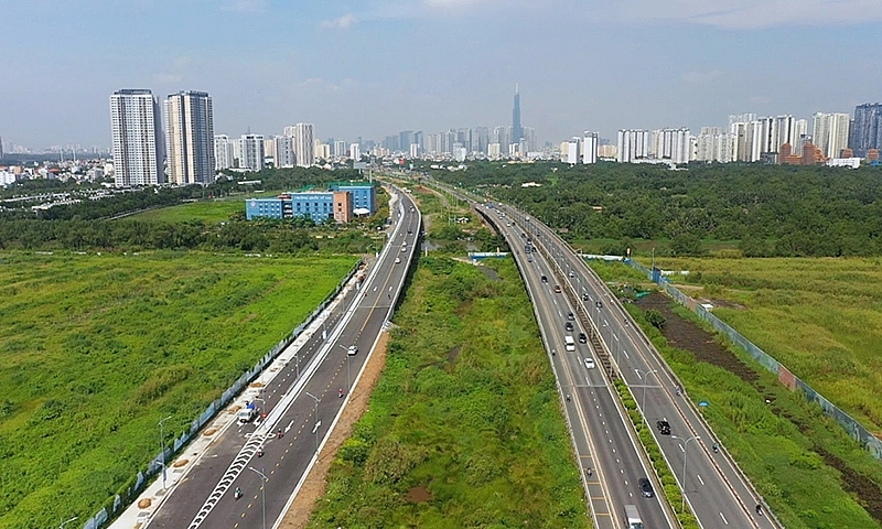 Cấp thiết mở rộng cao tốc đoạn Thành phố Hồ Chí Minh - Long Thành