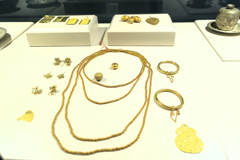 Hải Phòng: Ra mắt công chúng Bộ hiện vật độc bản bằng vàng cung tiến nữ tướng Lê Chân