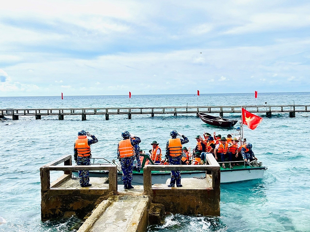 Những cuộc gặp ân tình ở Trường Sa