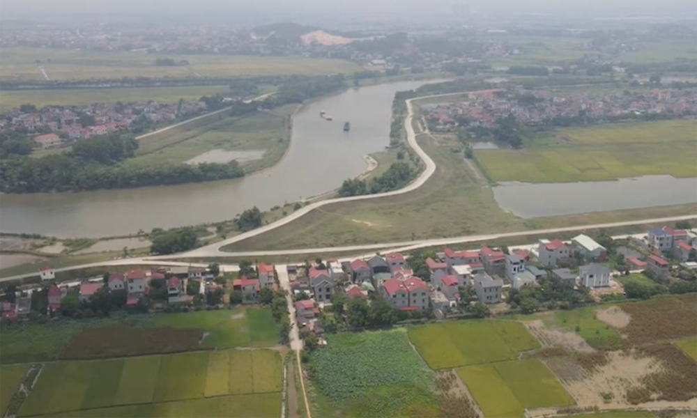 Bắc Ninh: Đề nghị được thi công lắp đặt cột điện chiếu sáng trên lề đê hữu Cầu