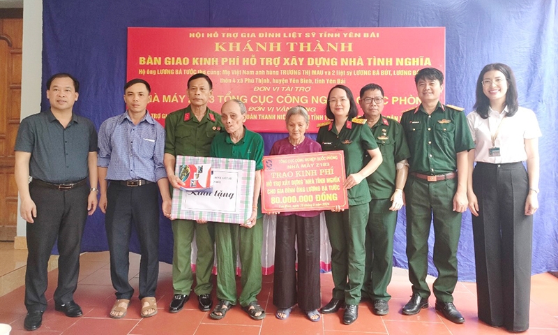 Yên Bình (Yên Bái): Nhà máy Z183 trao 80 triệu hỗ trợ người thờ cúng 2 liệt sỹ và Mẹ Việt Nam anh hùng làm nhà mới