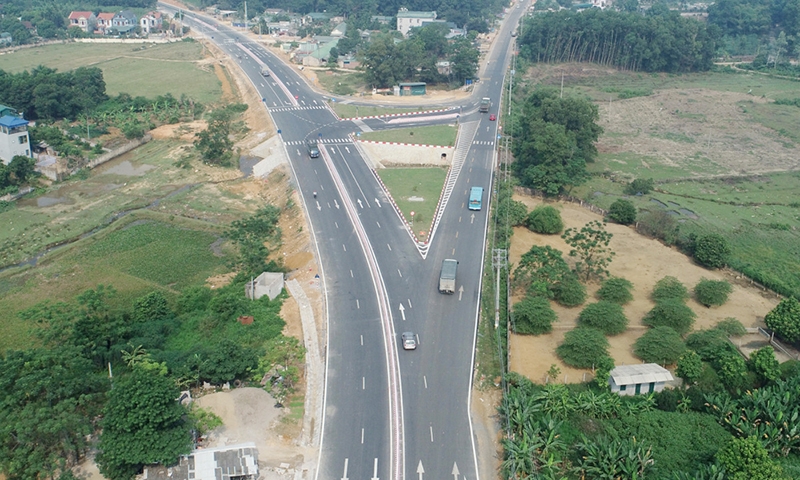 Thành lập Hội đồng thẩm định liên ngành Báo cáo nghiên cứu tiền khả thi Dự án xây dựng đường Hòa Lạc - Hòa Bình