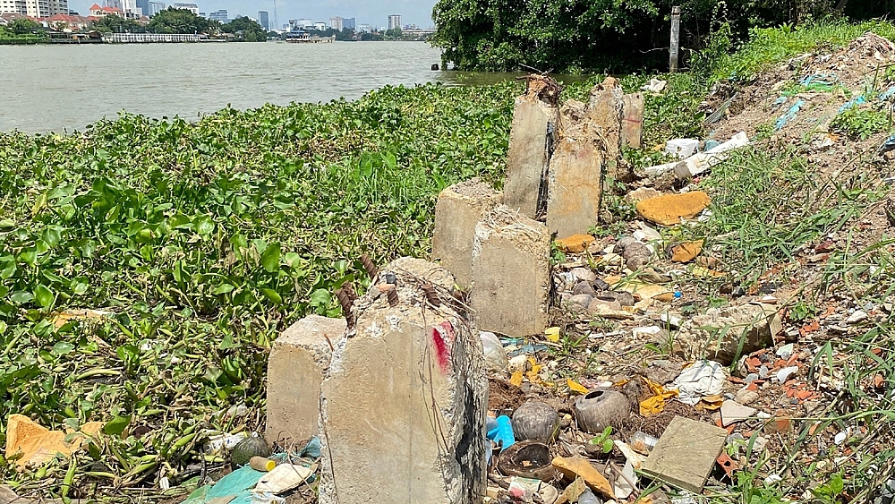 Thành phố Hồ Chí Minh: Cảnh nhếch nhác của dự án Chống sạt lở bán đảo Thanh Đa sau nhiều năm thi công