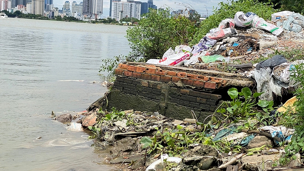 Thành phố Hồ Chí Minh: Cảnh nhếch nhác của dự án Chống sạt lở bán đảo Thanh Đa sau nhiều năm thi công