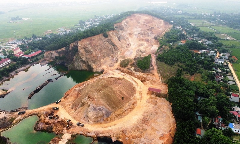 Thanh Hóa: Yêu cầu Công ty Việt Lào tạm dừng hoạt động khai thác mỏ đất làm vật liệu xây dựng
