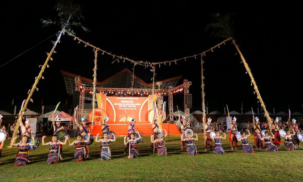 Quảng Nam: Liên hoan Âm vang cồng chiêng “Nam Giang - Lung linh sắc màu văn hóa” lần VI diễn ra trong 2 ngày