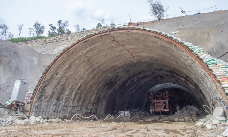 Nỗ lực thi công, bảo đảm tiến độ hầm Phượng Hoàng thuộc cao tốc Khánh Hòa - Buôn Ma Thuột