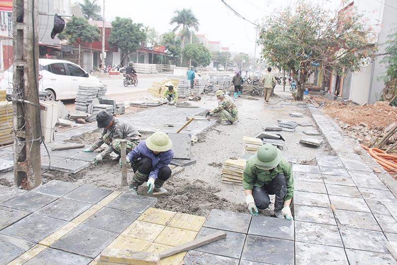 Lục Ngạn (Bắc Giang): Nỗ lực trên các công trường xây dựng