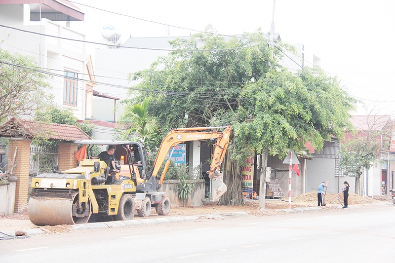 Lục Ngạn (Bắc Giang): Nỗ lực trên các công trường xây dựng