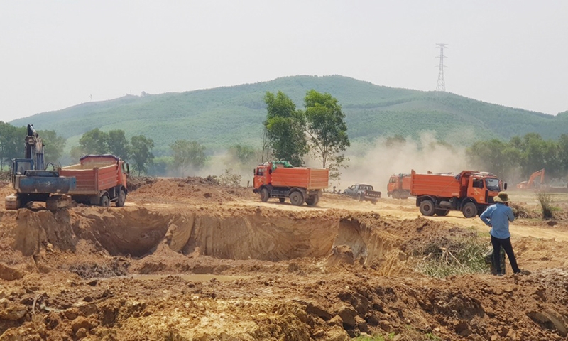 Thừa Thiên - Huế: Yêu cầu nghiêm túc thực hiện công tác quản lý, khai thác và sử dụng đất làm vật liệu san lấp