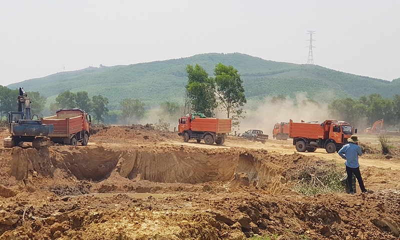Thừa Thiên - Huế: Yêu cầu nghiêm túc thực hiện công tác quản lý, khai thác và sử dụng đất làm vật liệu san lấp