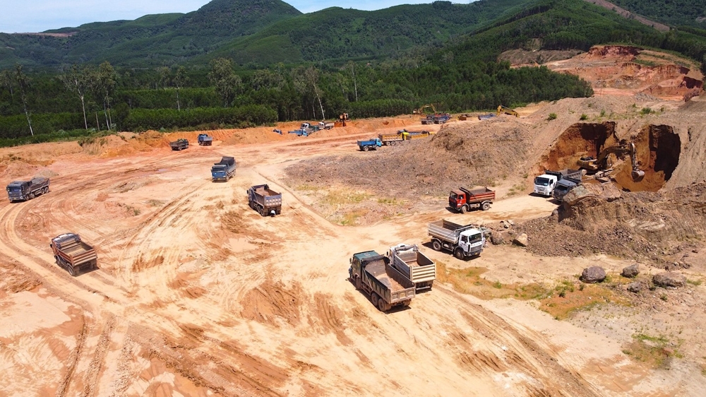 Quảng Ngãi: Kiểm tra, xử lý nghiêm các sai phạm tại mỏ đất của Công ty TNHH Phú Điền