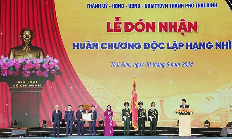 Kỷ niệm 20 năm xây dựng, phát triển thành phố Thái Bình và đón nhận ...