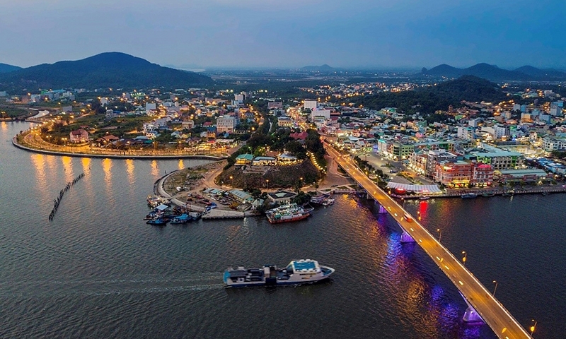 Bài 1: 20 năm xây dựng và phát triển để thị xã lên thành phố Hà Tiên