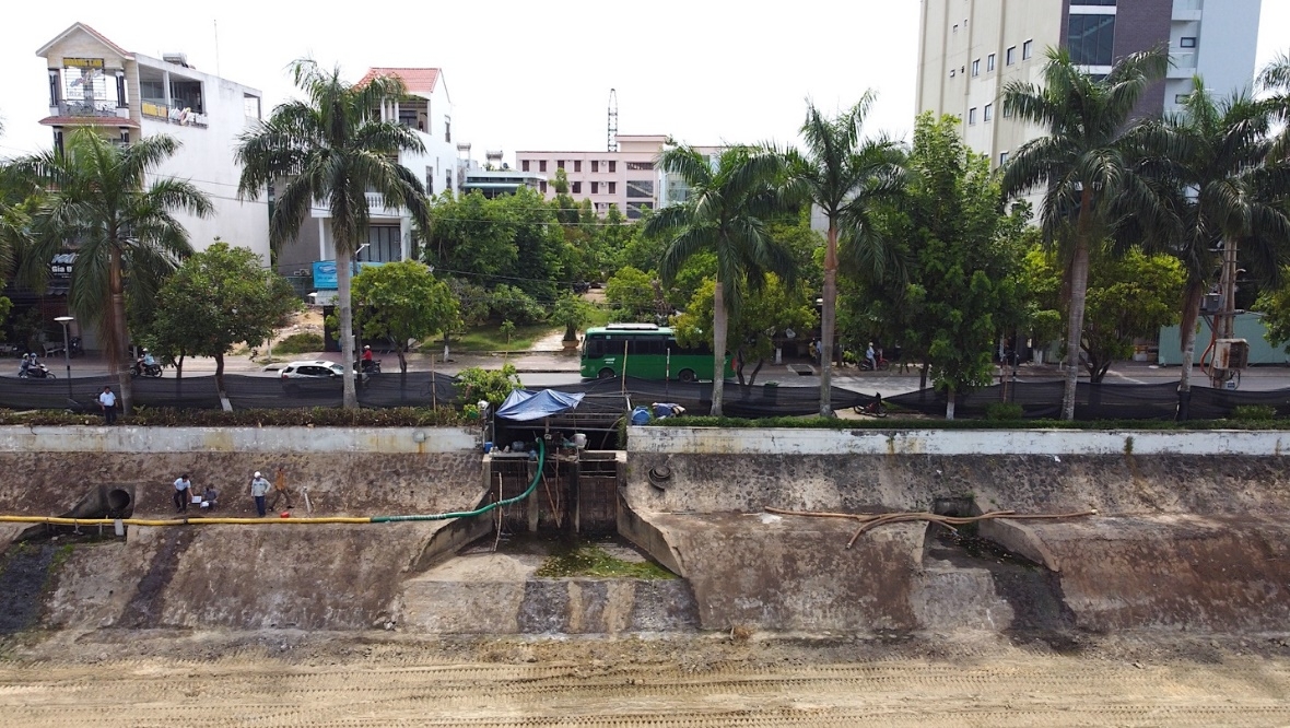 Hồ điều hòa ô nhiễm nhất Quảng Ngãi trước và sau khi được nạo vét