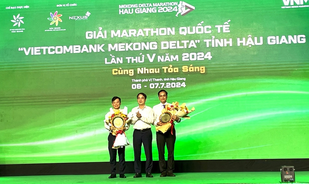 Cùng nhau tỏa sáng Giải Marathon quốc tế “Vietcombank Mekong Delta” tỉnh Hậu Giang 2024