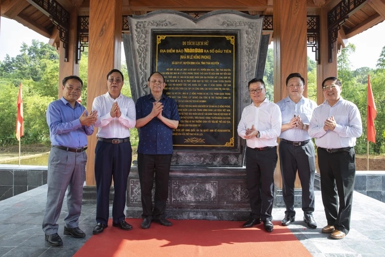 Báo Nhân Dân khánh thành Nhà bia di tích nơi ra số đầu tiên tại Thái Nguyên