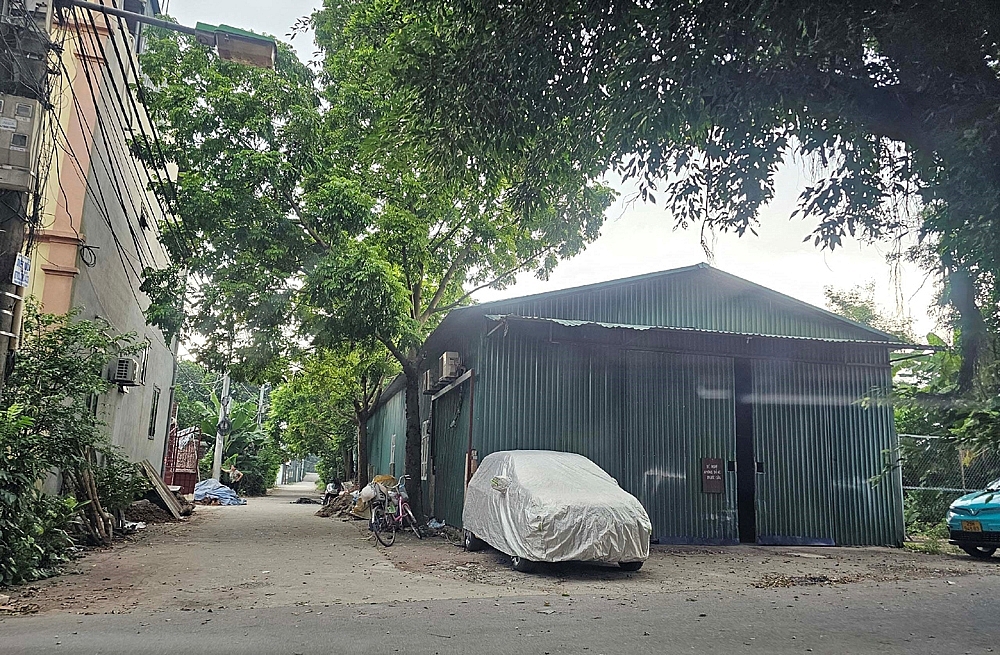 Thanh Trì (Hà Nội): Cần làm rõ việc dựng nhà, công xưởng trên đất bồi và hành lang đê điều