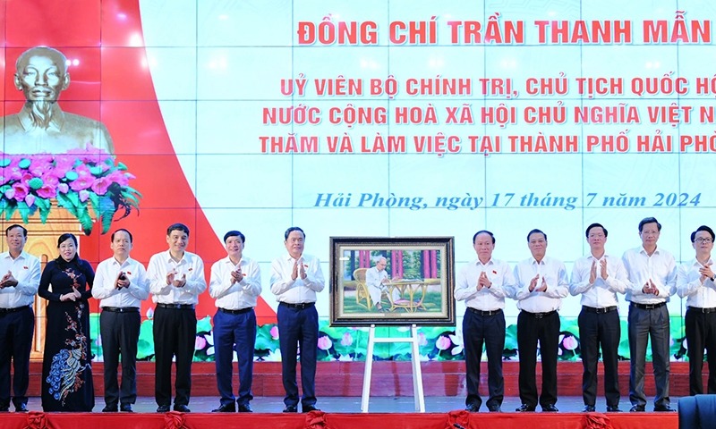 Chủ tịch Quốc hội làm việc với Ban Chấp hành Đảng bộ thành phố Hải Phòng