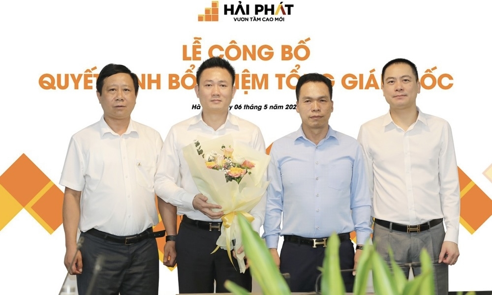 Loạt lãnh đạo doanh nghiệp bất động sản lớn bất ngờ rời “ghế nóng”, có ghế chỉ mới ngồi vỏn vẹn 5 tháng