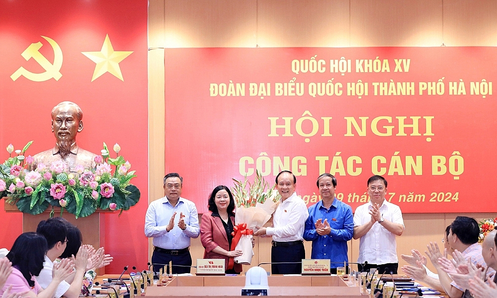 Đồng chí Bùi Thị Minh Hoài được bầu làm Trưởng đoàn Đại biểu Quốc hội Thành phố Hà Nội